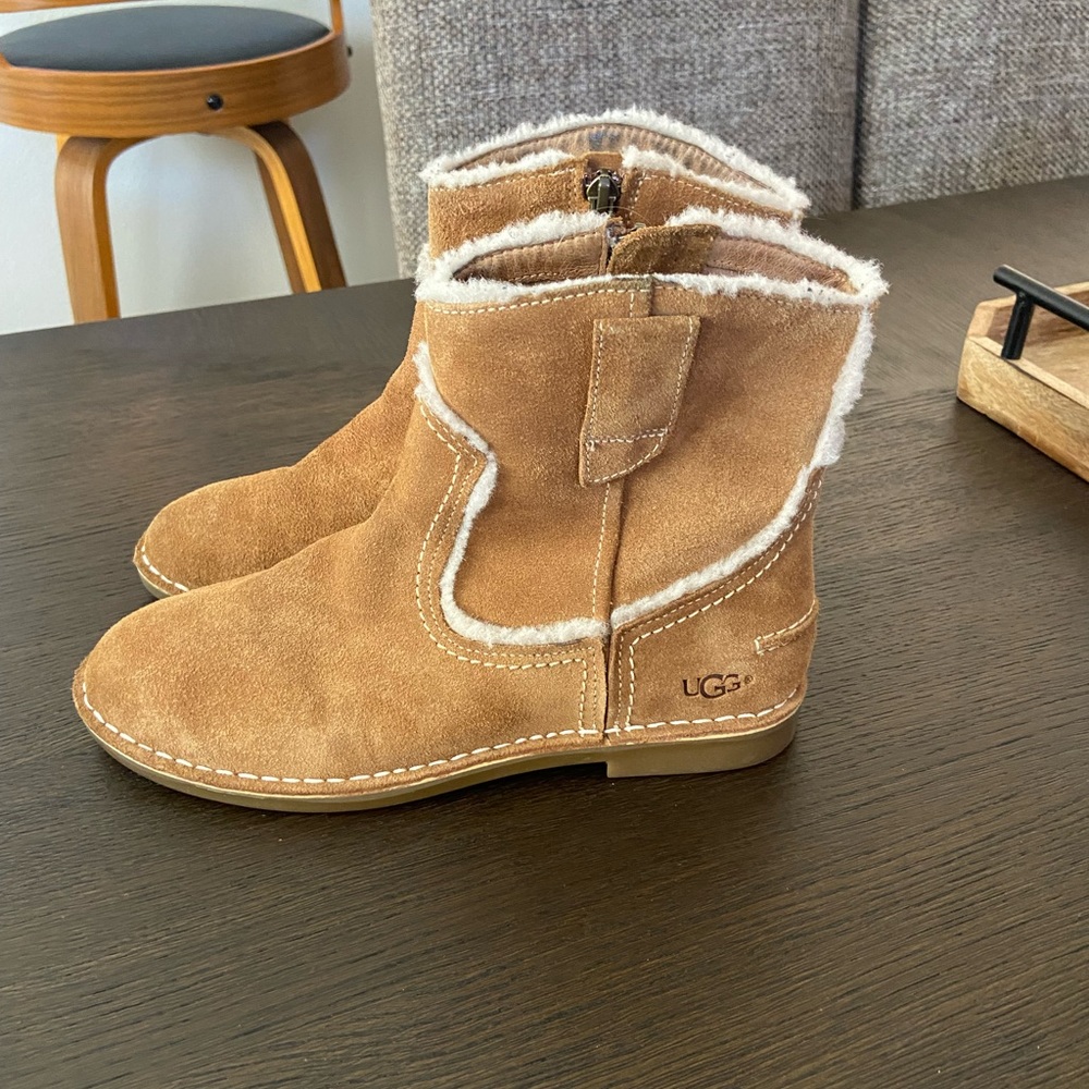 Ugg women’s size 7 boots in excellent condition